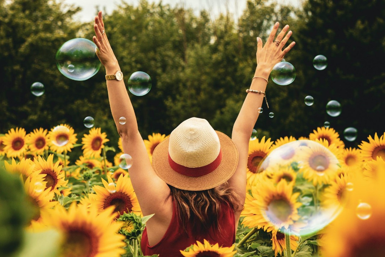 Essential Spring Trends and Styling Tips Essential Spring Trends and Styling Tips