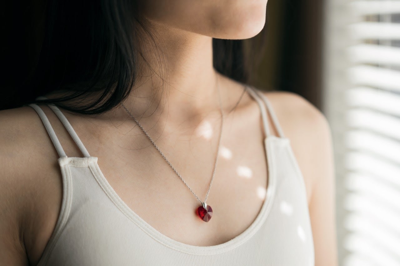 Sparkle Bright With These Valentine’s Day Date Necklaces